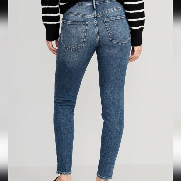 Old Navy Mid-Rise Rockstar Super-Skinny Jeans Size 16 – Curve-Hugging Fit! - Picture 6 of 6